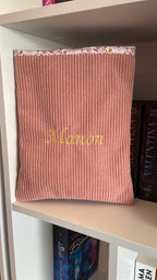 Protège-livre poche personnalisé avec broderie prénom