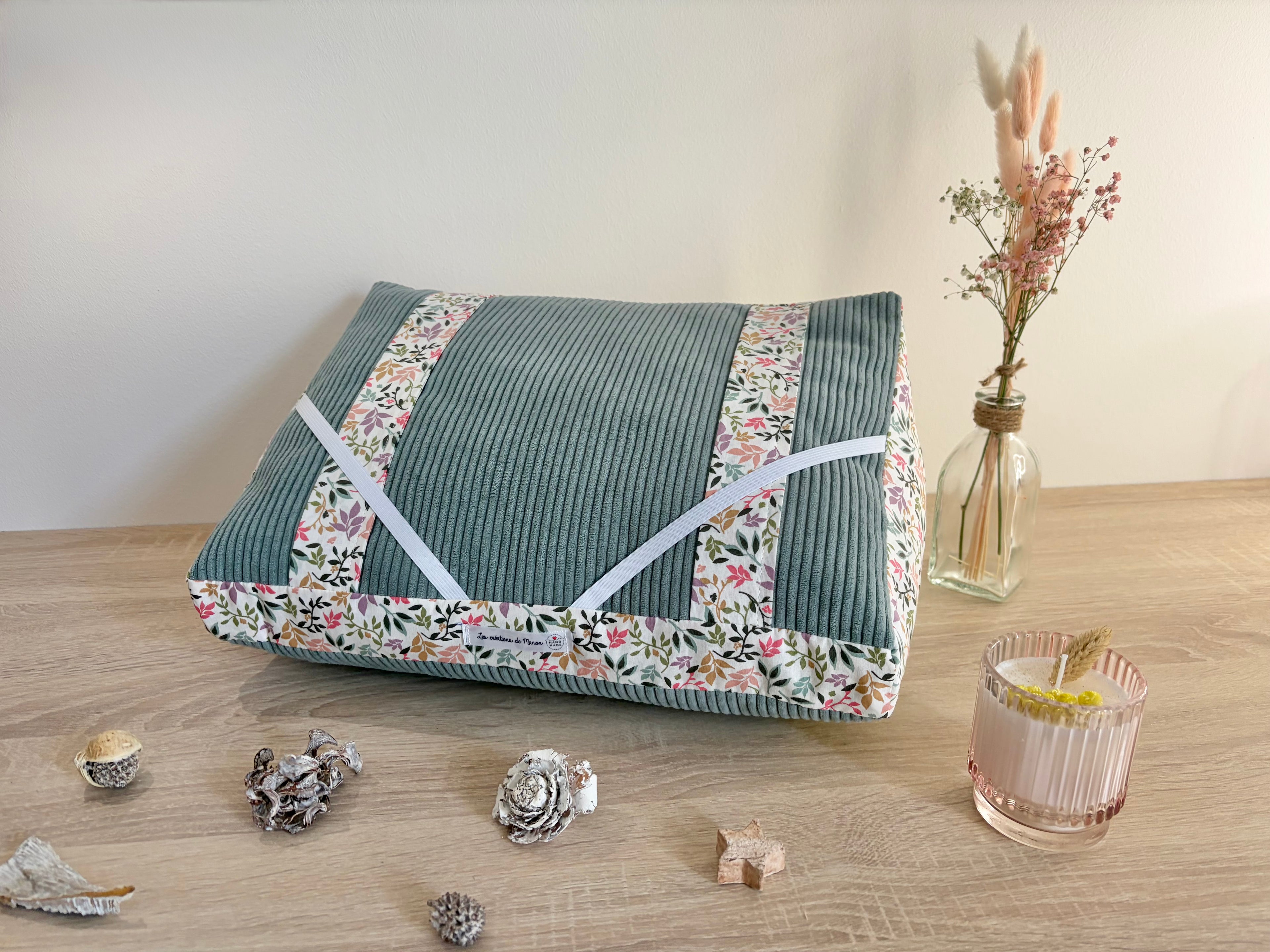 Coussin de lecture Iris